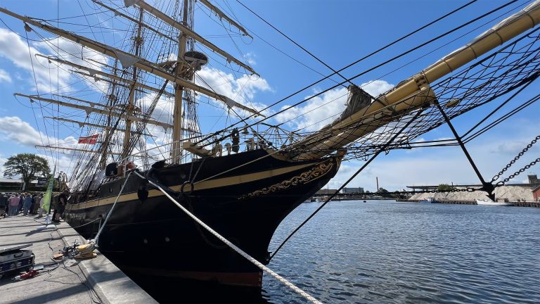 Skoleskibet Georg Stage i havn