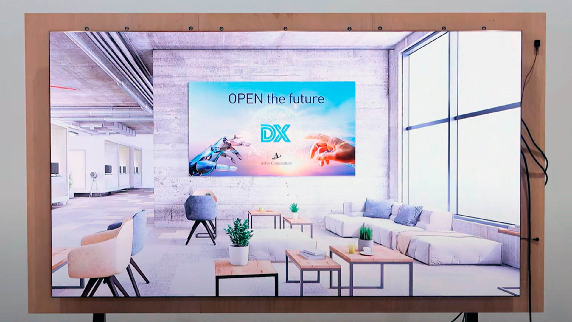 Stor LED skærm monteret på væg